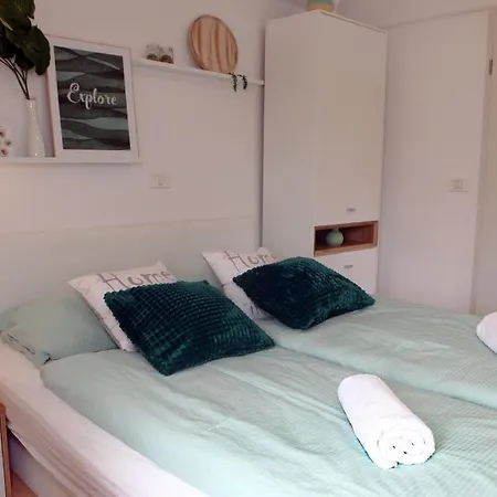 Romanticni V Portorozu - Romantic In Apartment *
